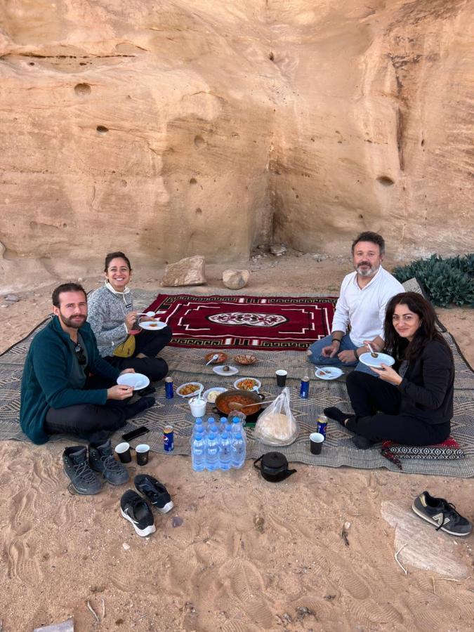 Wadi Rum Sunset Camp Екстериор снимка