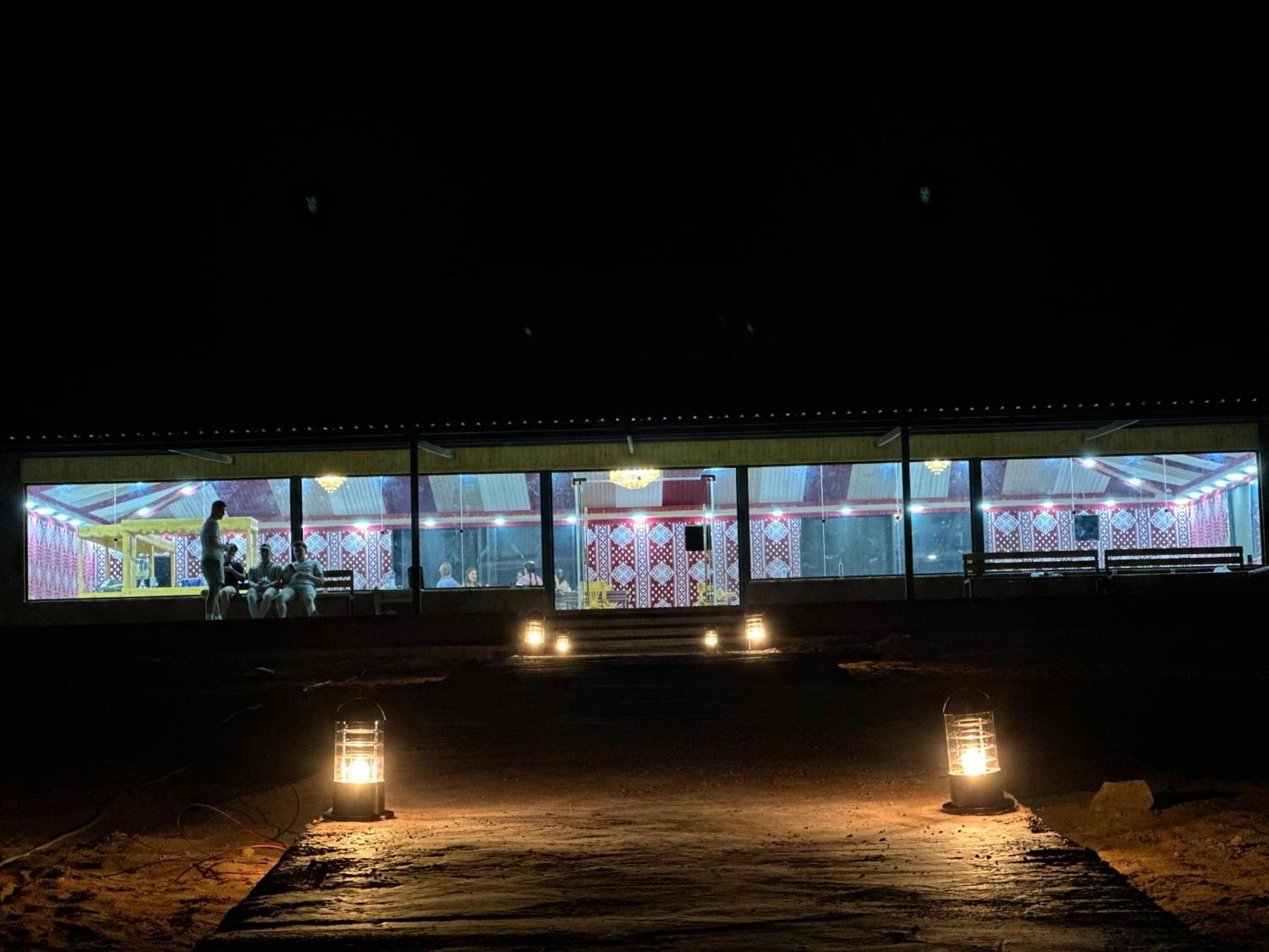 Wadi Rum Sunset Camp Екстериор снимка